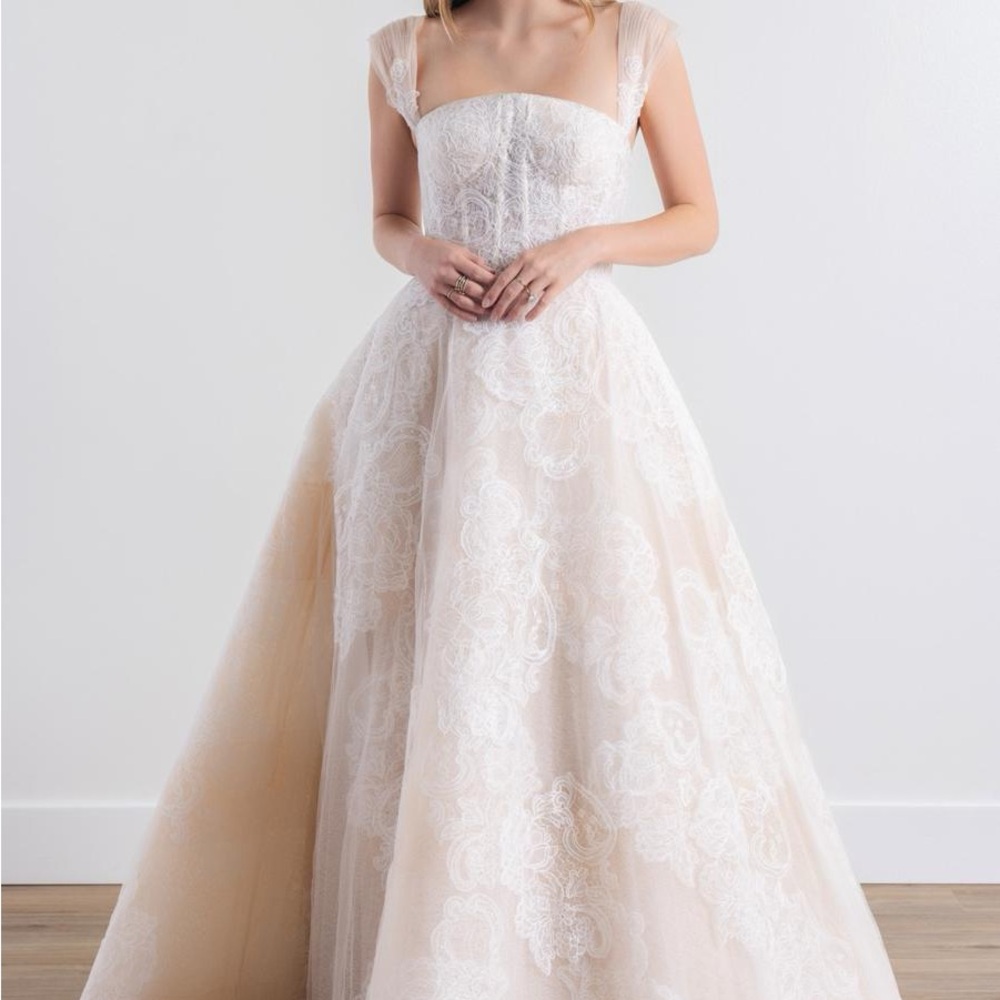 STUNNING Watters Strapless A Line Lace Wedding dress. Size 8 - Picture 8 of 13